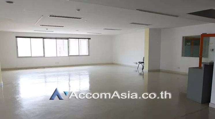 10  Office Space For Rent in Sukhumvit ,Bangkok BTS Ekkamai at Compomax Building AA18919